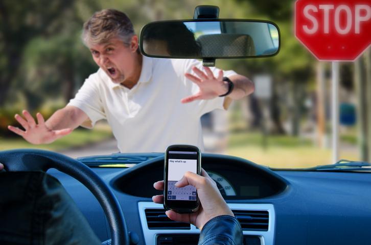 How to Prove Distracted Driving Caused a Car Accident
